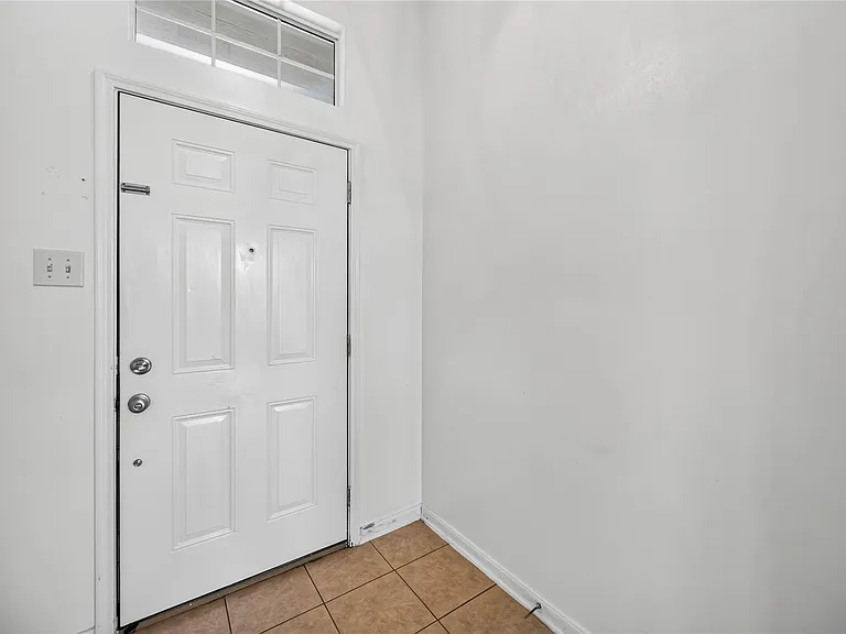12807 Canyon Echo Dr — Photo 4
