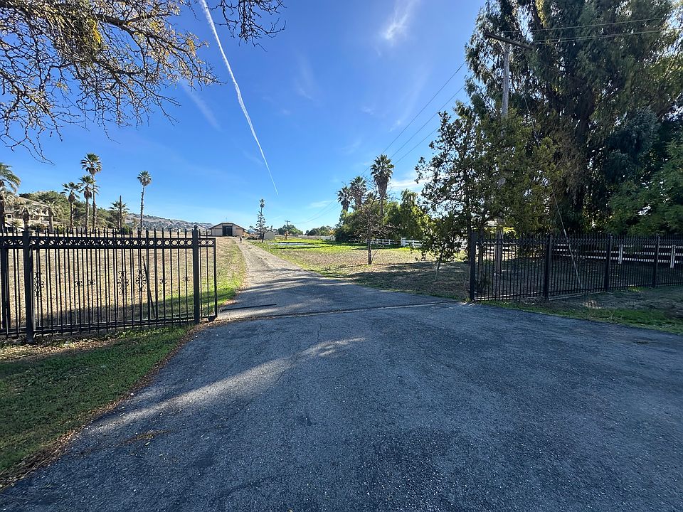 1st image of 2180 Diana Ave