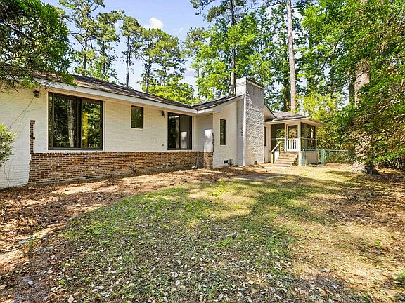 3rd image of 54 Bayberry Ln.