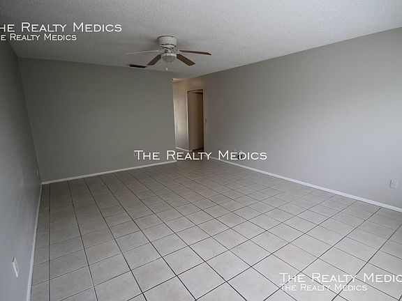 4th image of 2523 Highlawn Ave