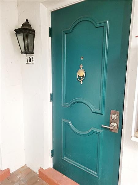 1st image of 1212 SE 2nd Ct APT 104