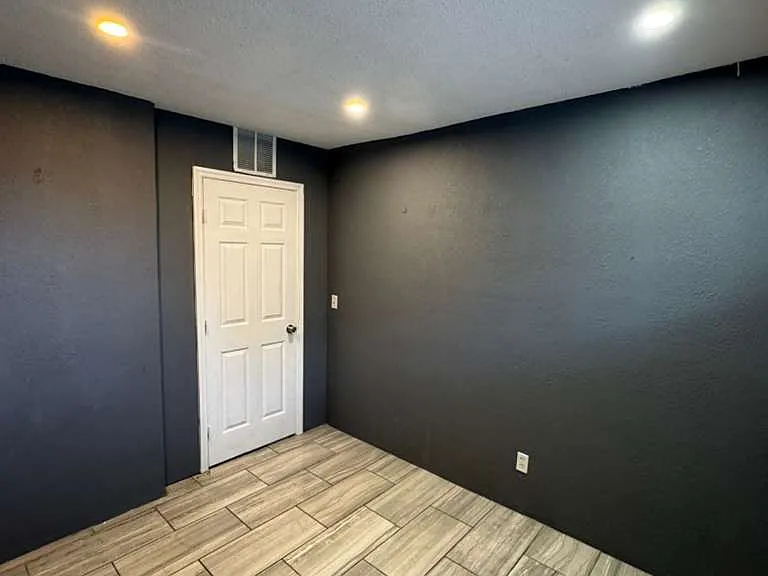 529 Lucy St — Photo 7