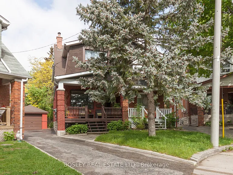 22 Martin Cres — Photo 1