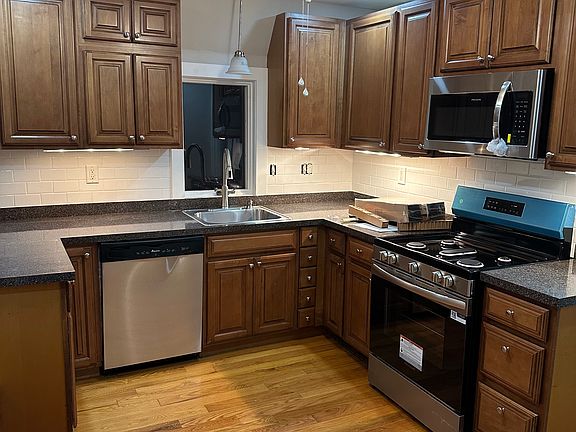 4th image of 53 Summit St #2