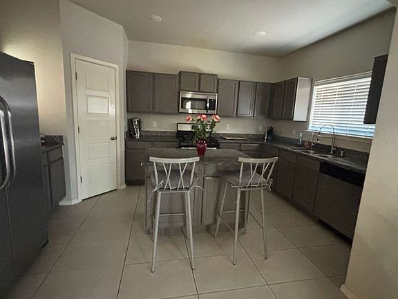 3rd image of 14467 Eastbrook Dr