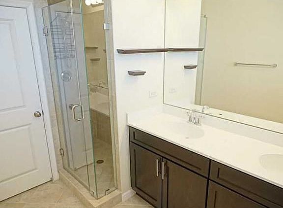5th image of 8289 Cascada Isle Dr