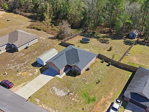 3rd image of 47 Summit View Dr