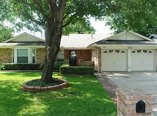 5702 Fireside Dr, Arlington, TX 76016
