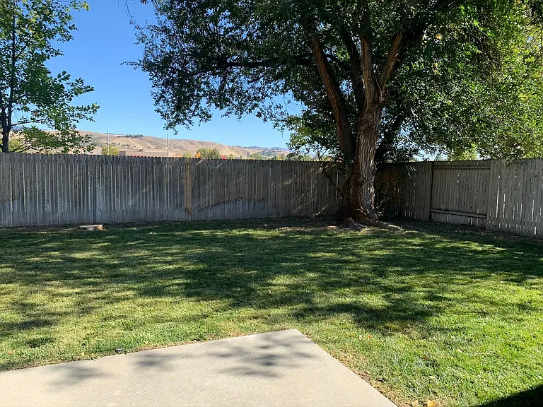 6902 N Prescott Ave — Photo 30