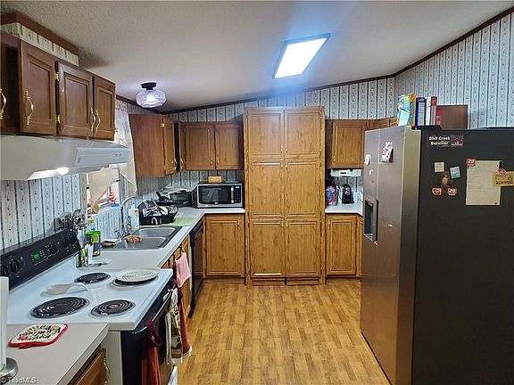 5th image of 1346 Academy Road Ext