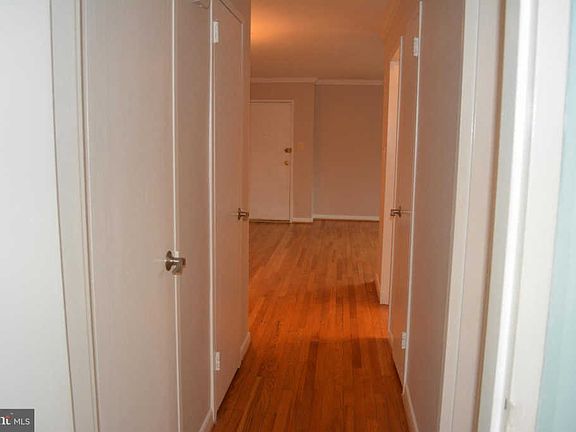 5th image of 2030 N Vermont St APT 201
