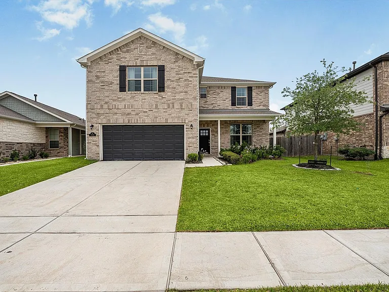 5806 Aurora Greens Ln — Photo 1
