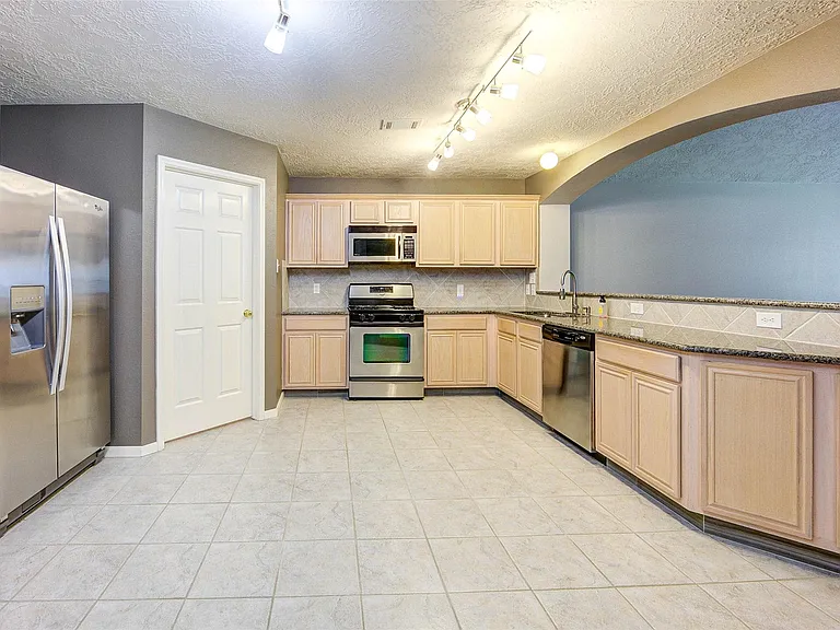 21611 Country Club Green Way — Photo 19