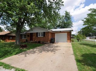 20 Victor St, Waterloo, IL 62298