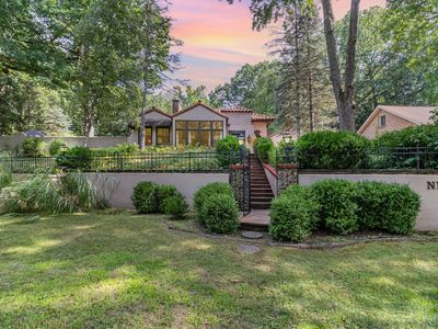 9 E Stillwater Ave, Beverly Shores, IN, 46301