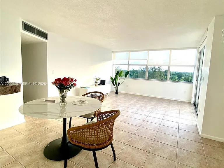 1300 NE Miami Gardens Dr #713E — Photo 7