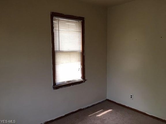 5th image of 940 E 225th St