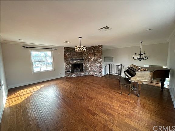 4th image of 2880 Hudson Ave