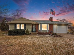 1399 Meadowlane Dr SE, Kentwood, MI 49508