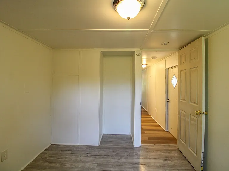 15 Simpson Rd — Photo 10