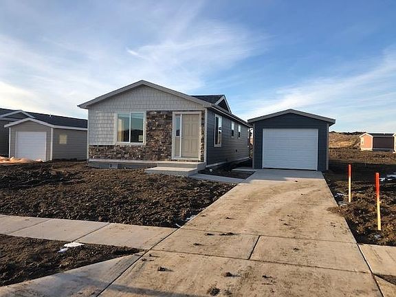 2nd image of 270 Landmark Ct