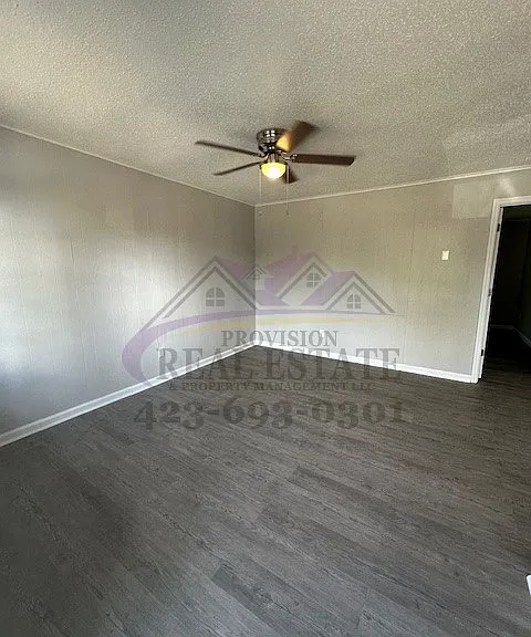 1844 Green Dr NW — Photo 2