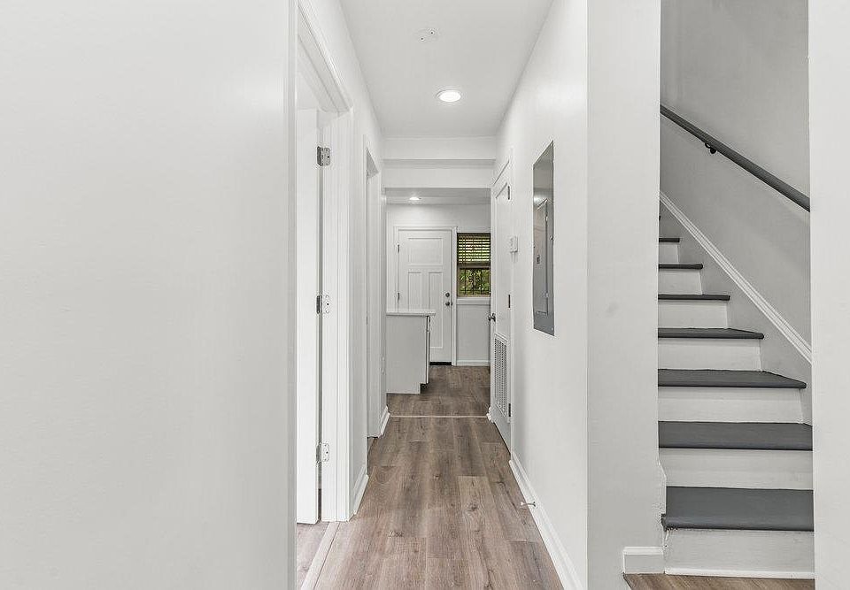 1St Floor Hallway