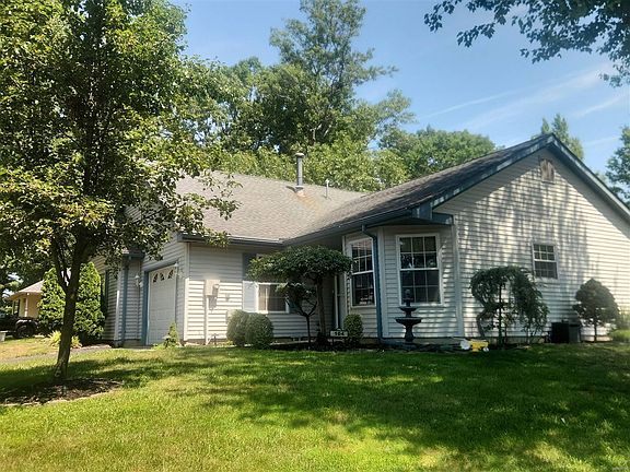 2nd image of 104 Morning Glory Ln