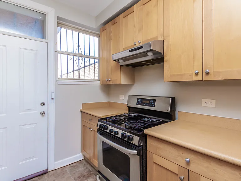 7722 S Cornell Ave — Photo 9