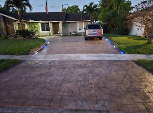 5570 SW 10th Pl, Margate, FL 33068