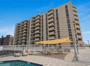 360 Shore Rd APT 4B, Long Beach, NY 11561
