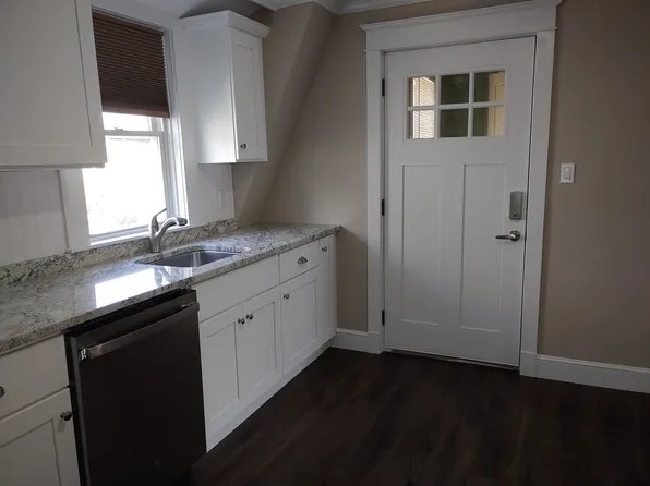 9 Cleveland St #2, South Dartmouth, MA 02748