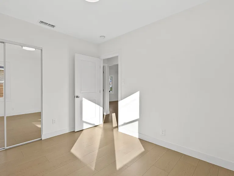 6661 Beck Ave — Photo 11