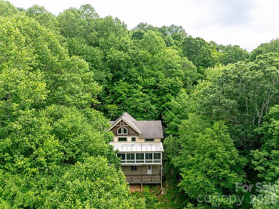 3rd image of 82 Red Oak Dr