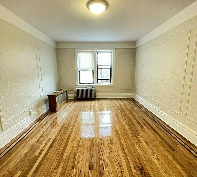 2nd image of 31-32 37th St #4R