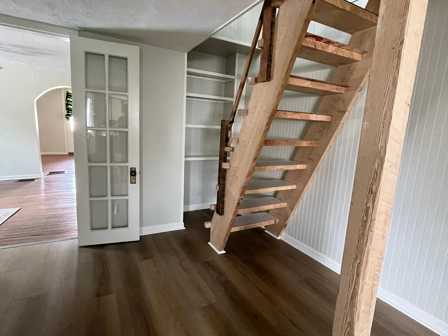 571 Maryland Ave — Photo 3