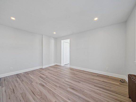 3rd image of 1249 Sea St #1249