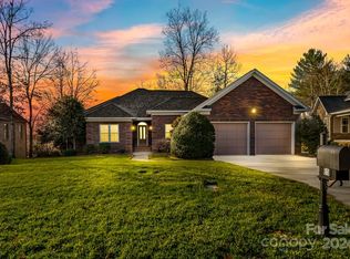 815 Players Ridge Rd, Hickory, NC 28601