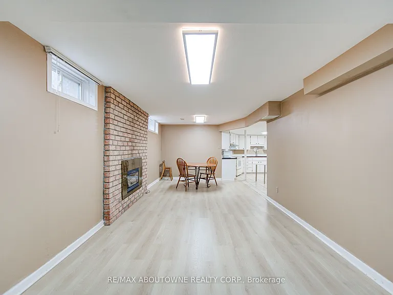 1156 Old Colony Rd #LOWER — Photo 6