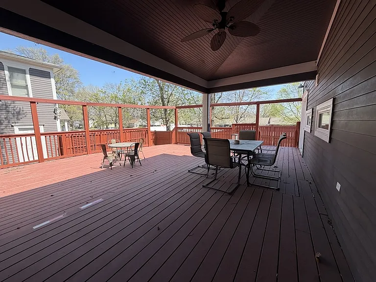 845 Illinois St — Photo 31