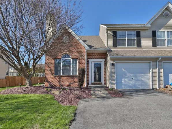 2293 Red Maple Dr N, Coplay, PA 18037