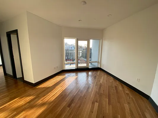 Rented by Premier Metro Realty Corp | media 14