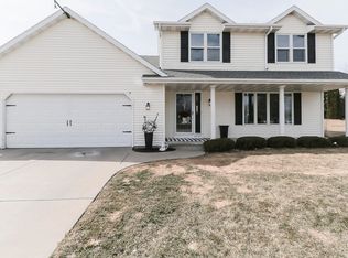 2929 Vince Ln, Suamico, WI 54313