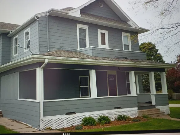 208 3rd St Floor 1, Van Horne, IA 52346