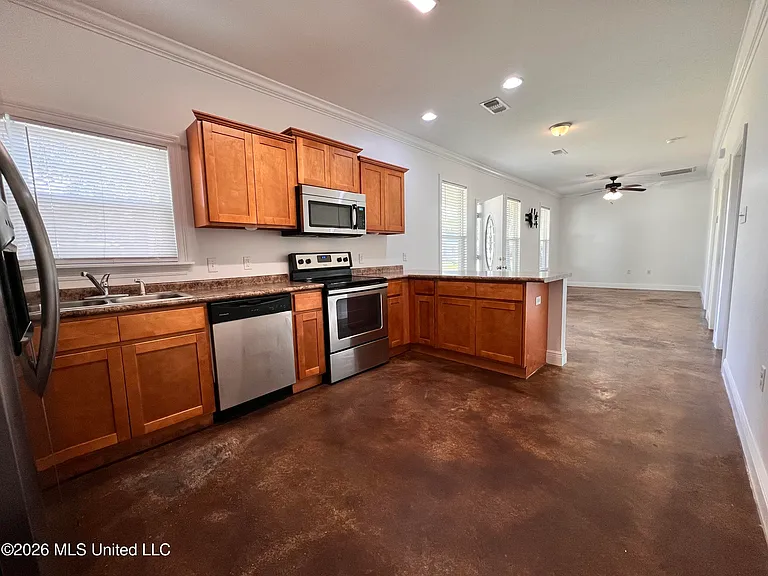 416 State St — Photo 5