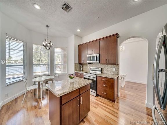 3rd image of 2663 Oakbrook Dr #2663