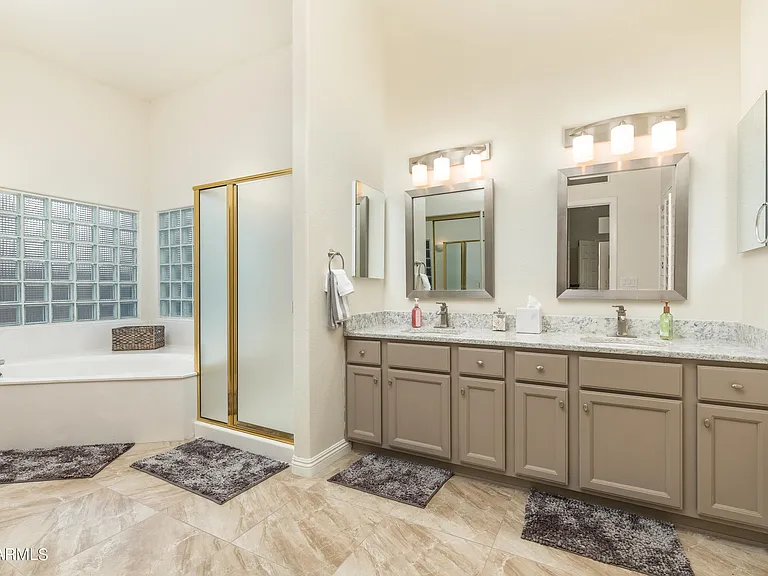 11160 E Greythorn Dr — Photo 16