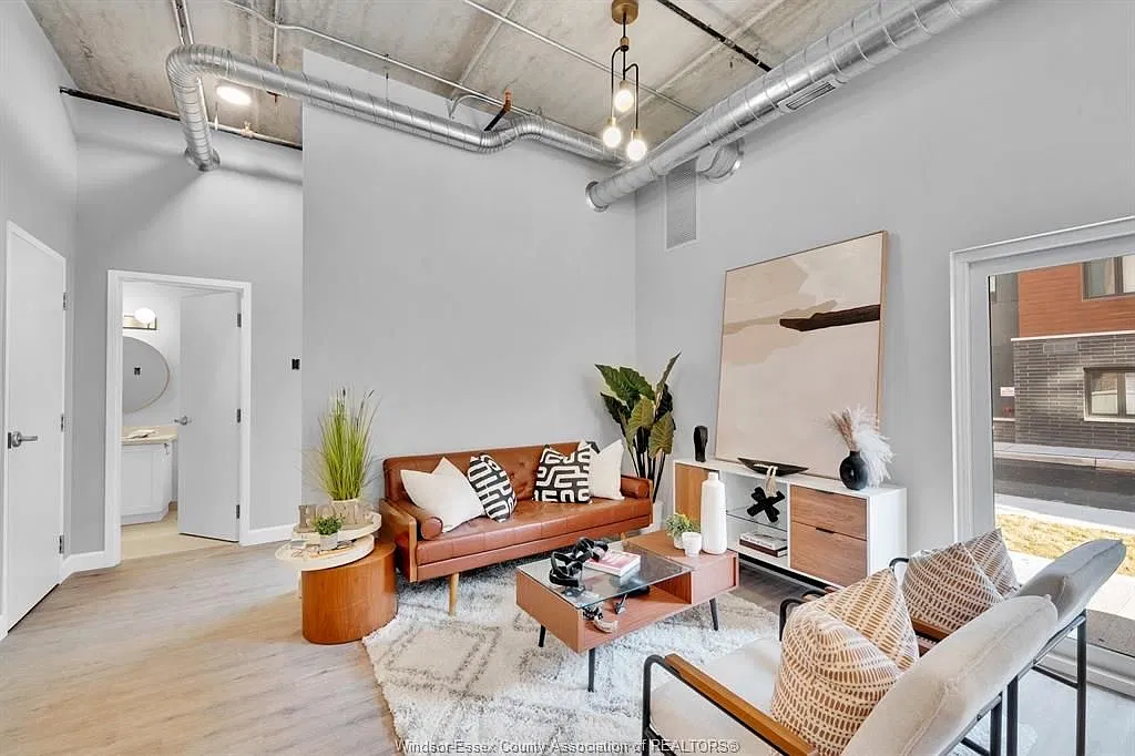 1 bed, 1.5 bath, 977 sqft, $1,950 — Photo 2
