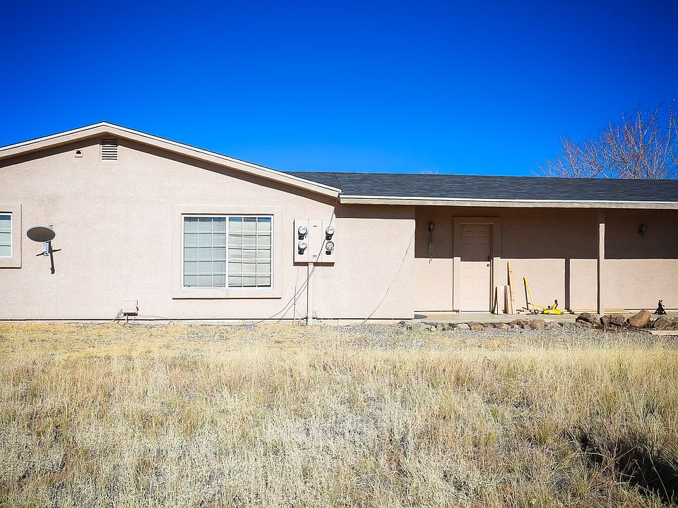 Side of 3 bed 1 ba unit