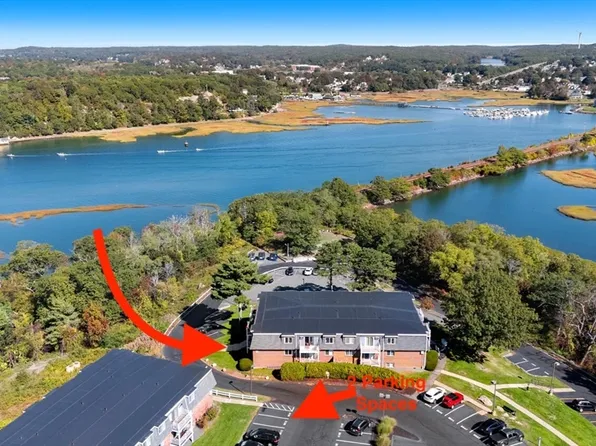145 Essex Ave APT 610, Gloucester, MA 01930
